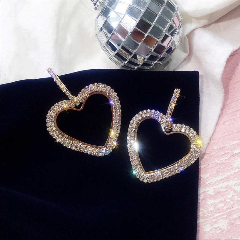 💕 Heart Crystal Statement Earrings